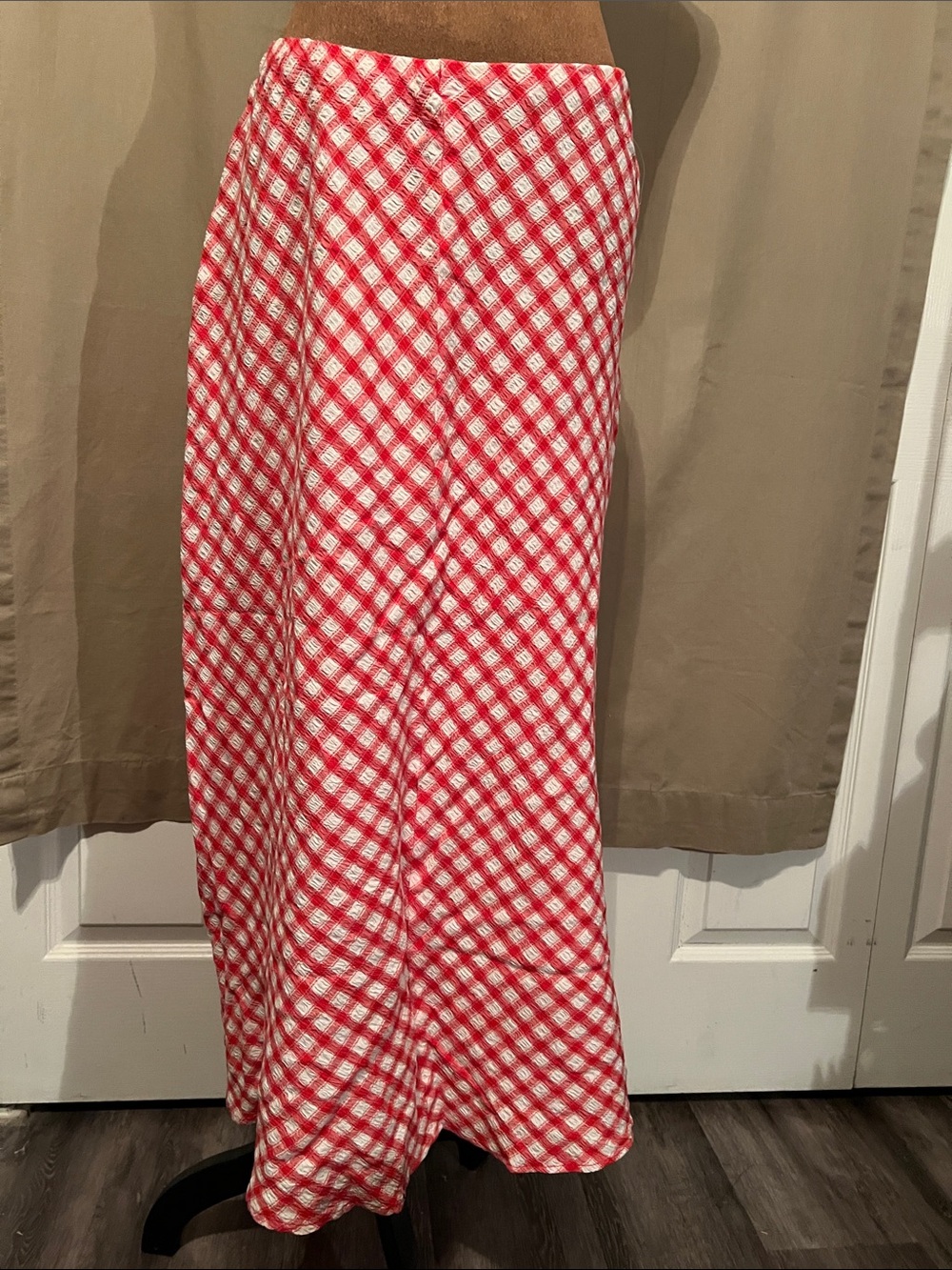Universal Thread Red White Gingham Maxi Skirt Medium A-Line Pull-On - Picture 2 of 5